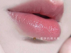 探秘 YSL 水蜜桃 1774：打造甜美妆容的秘密武器